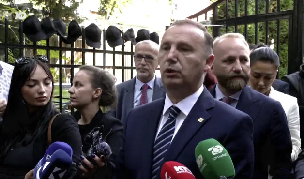 Opposition deputies assault RTK, not allowed entry