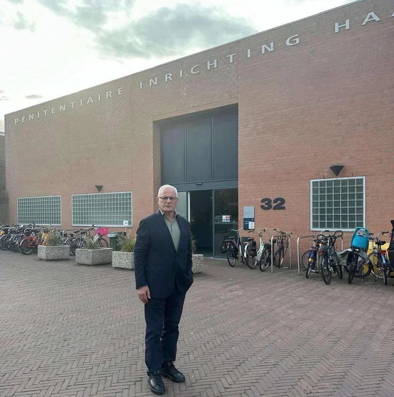 Grabovci besucht ehemalige KLA-Leiter in Den Haag: Von hier aus, aber stark und verärgert, verlassen Sie.