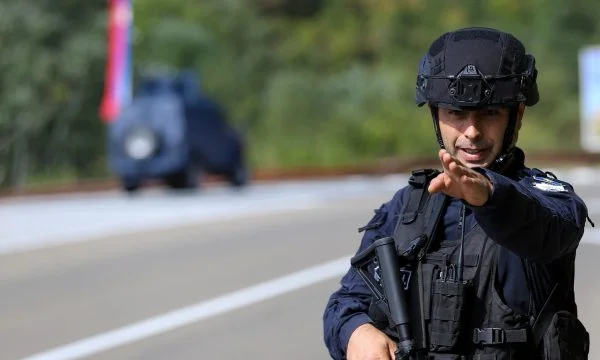 Arrested by a man in Zvecan Banjska, police found the gun of a Serbian army's flagged jacket