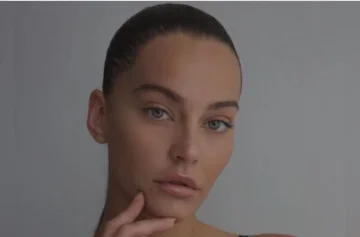 Un baiser spectaculaire, révélant le petit ami de Grace Hoti IDEO