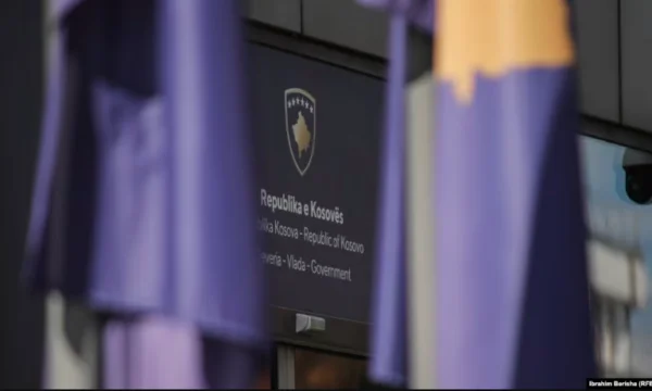 Westfokus kostet Kosovo mit Hindernissen der islamischen Welt