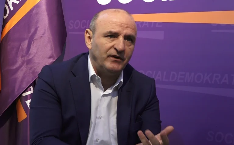 “S`provohet shteti o djem”; ‘Një shpi budallë”: Sherifi thotë se këto deklarata e përkufizojnë Qeverinë Kurti