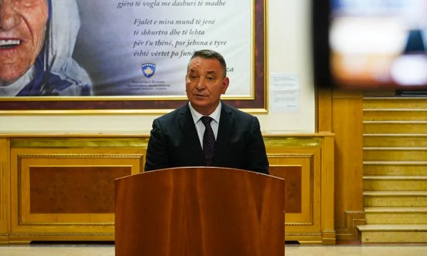 Lekaj thotë se komandantin e FSK-së e shkarkuan, e quan terr informativ krejt procesin