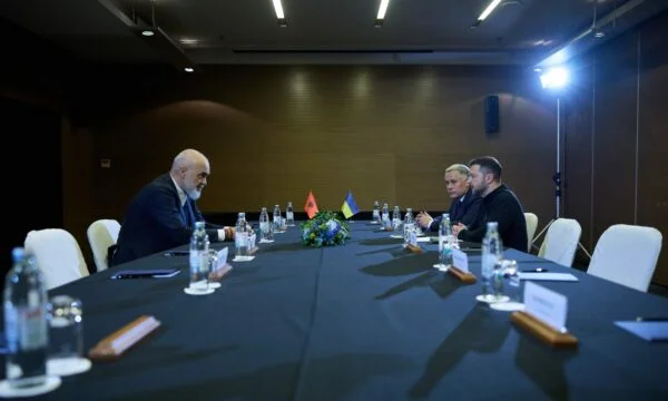 “Parlé de reconstruire l'Ukraine”, Edi Rama rencontre Zelensky