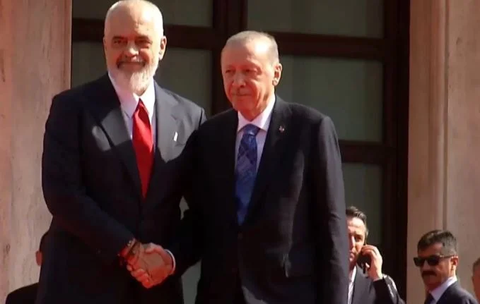 Erdogan arrives in Albania, expected by Rama