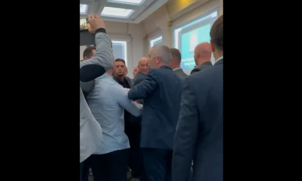 Spannungen zwischen PDK und VV bei der Montage von Bürgermeistern