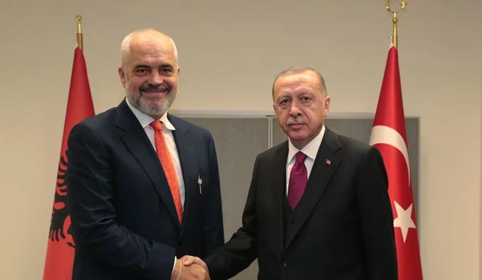 Erdogan visite aujourd'hui Tirana, session parlementaire annulée