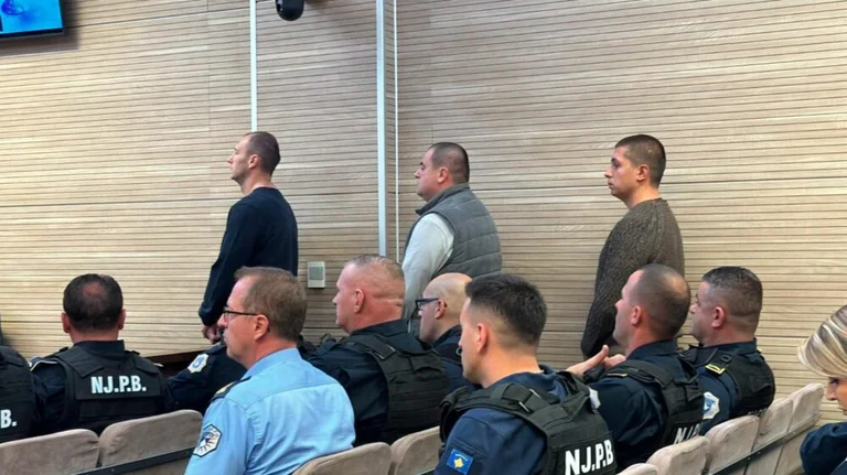 Trois accusés d'attaque terroriste à Banjska ont déclaré innocent
