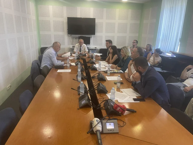 Sʹka kuorum, fails to hold the Investigative Commission for School Texting