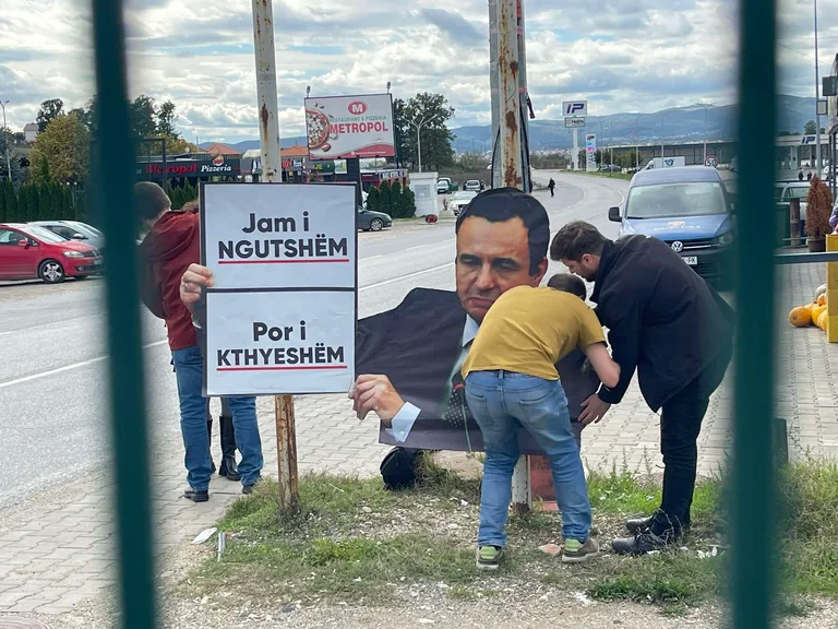 “Je suis rapide, mais retournable”, PSD avec action symbolique dans Merdara