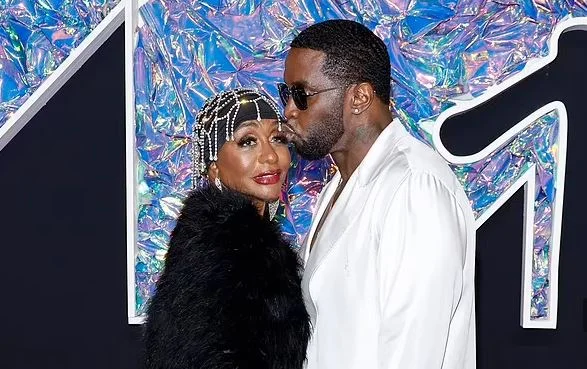 La mère de Diddy : Je suis dévastée, c'est dévastateur de voir mon fils être tenté pour des mensonges.