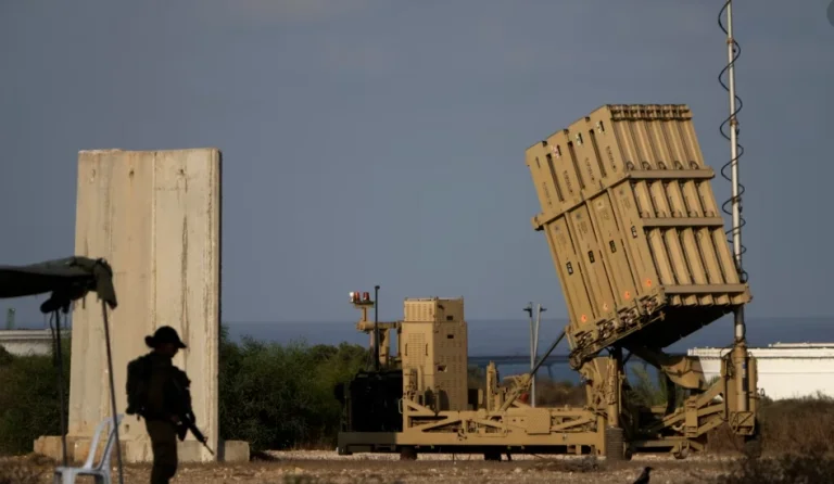 Plus de 17 milliards de dollars, les États-Unis, ont accordé une aide militaire à Israël depuis le 7 octobre 2023.