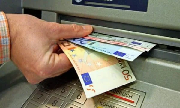 La croissance de la retraite de 20 pour cent “n'est pas suffisante”, avertissement de protestation