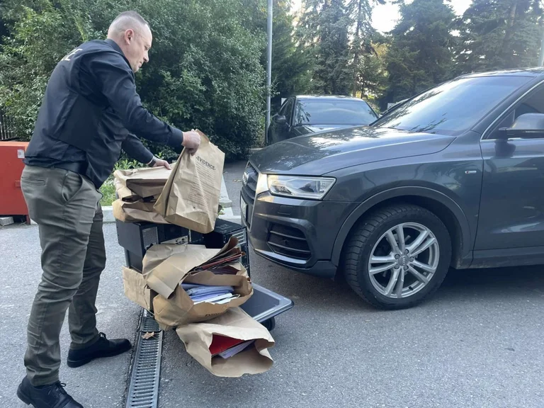Police seize documents and computers, complete action at the Ministry of Environment