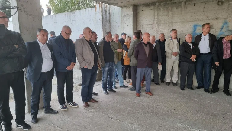 Decani Group schlägt die Einrichtung von 70m Kreuz in Podujevo vor