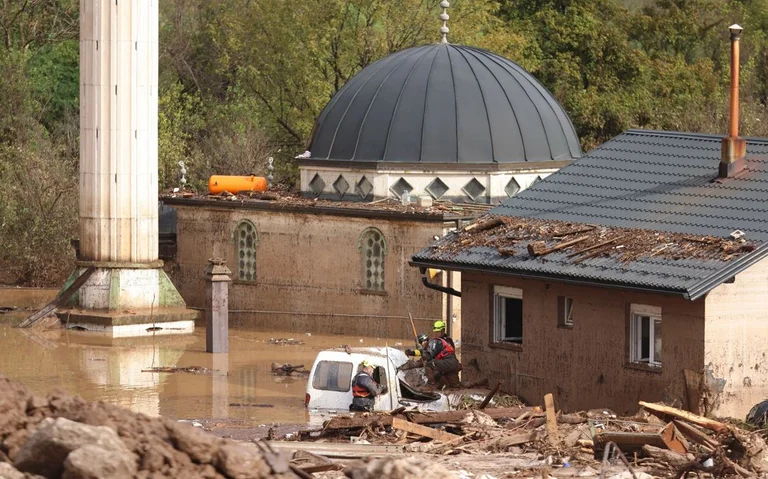 Hochwasser in Bosnien, Kroatien bietet 10m Euro für dringende Hilfe