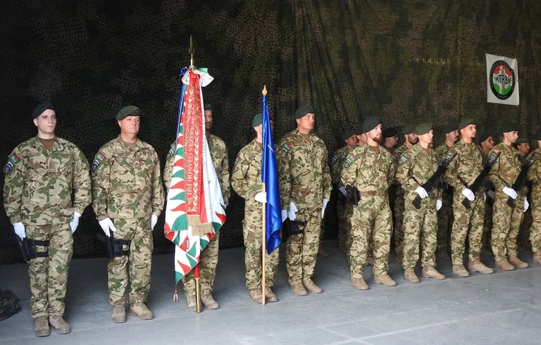 NATO 31 ungarische Kontingent startet Kosovo Service