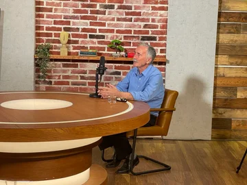 “Dojna me na i rritë edhe neve penziat, me ia ble nipave edhe mesave naj çokollatë” – Ku mbeti premtimi i Kurtit për pensionistët, flet Njazi Gashi
