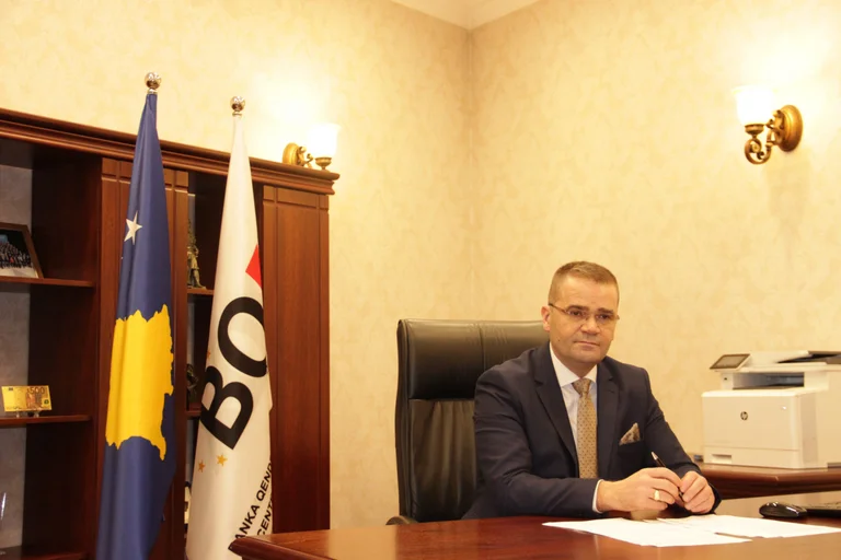 Mehmeti i BQK-së: Mbi 3 miliardë euro shpenzoi diaspora këtë vit në Kosovë