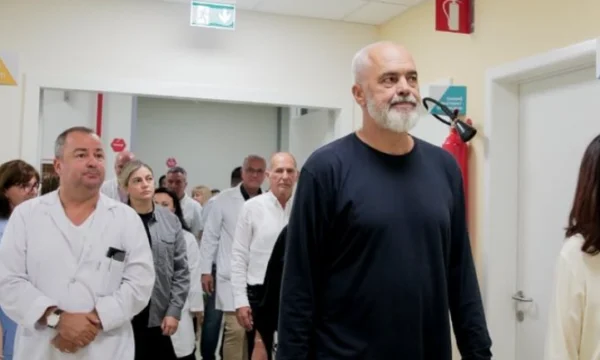 Il primo ministro Rama lascia l'ospedale il giorno dopo l'operazione