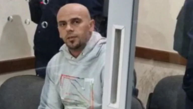The suspect in killing three women Replica with journalists at the Tirana Court: Your moment will come.
