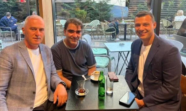 “Ne me laissez pas en mauvaise compagnie”, Mavrej rencontre Andrew, dit Thaci a laissé un message à La Haye