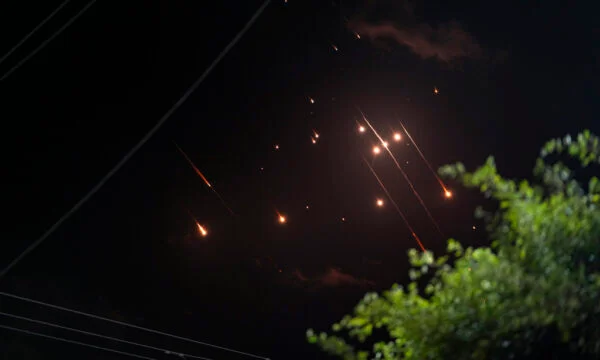 181 Raketen aus dem Iran in Richtung Israel gestartet, sagt Botschafter Ziv