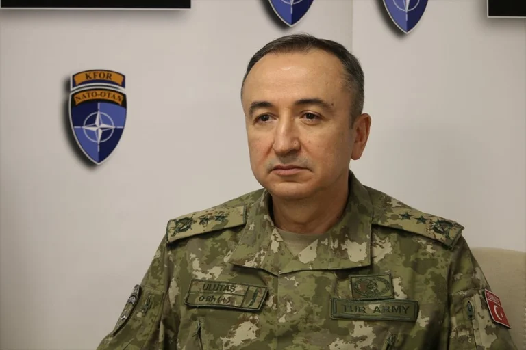 Commander Ulutash wiederholt der Regierung bei der Eröffnung der Ibër-Brücke: Die Entscheidung muss durch Dialog und Koordination getroffen werden.