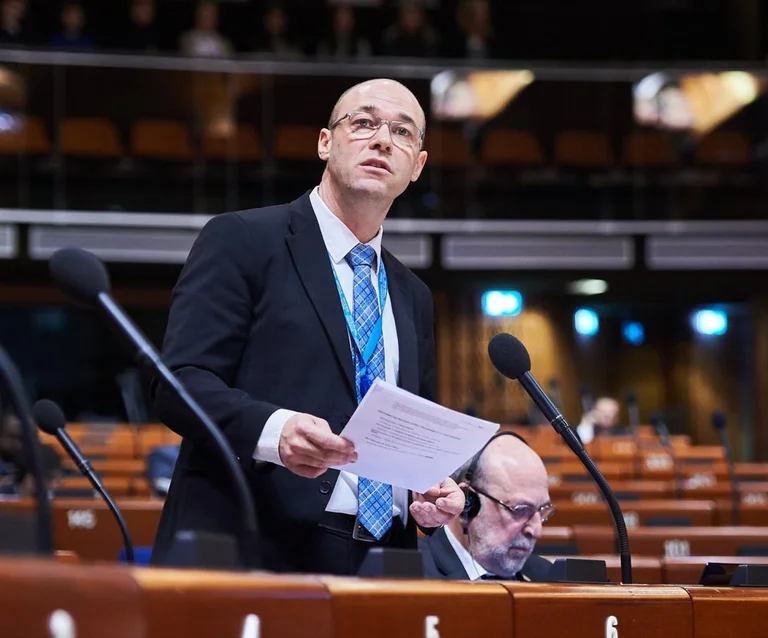 Kroatischer davor Stier gewählter Leiter der Delegation des Europäischen Parlaments für die Beziehungen zum Kosovo, BiH