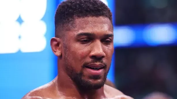 Joshua suspendió de boxeo después de perder Dubois a knockout