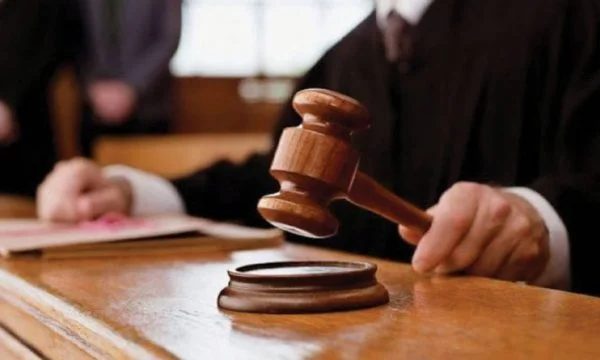 Një muaj paraburgim të dyshuarit për organizim të skemave piramidale dhe bixhozit të paligjshëm