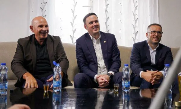 Obadiah: We must decide whether we are turning to our traditional journey, or handing Kosovo over to the left