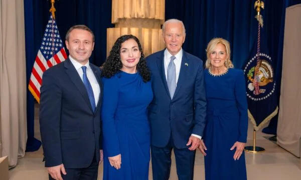 Osmani pubblica foto con il Presidente Biden e First Lady degli Stati Uniti: L'Alleanza che rimane alla Fondazione del Nostro Stato