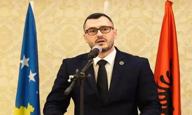 AAK Krasniqi: Este gobierno está tomando el país para abrazar