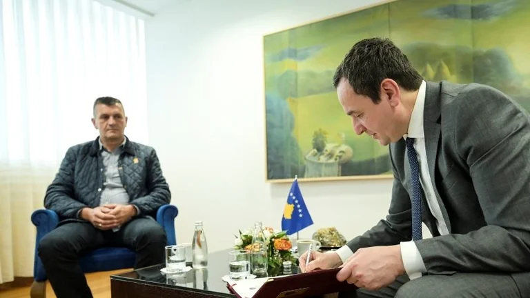 Rassic parle du licenciement de Radomirovic un an après avoir été nommé par Kurti: Il a été impliqué dans des activités suspectes dans le nord