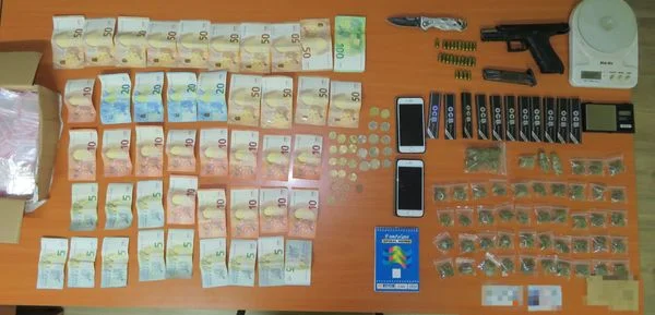 Polizia del Kosovo arresta due persone, sepose narcotici