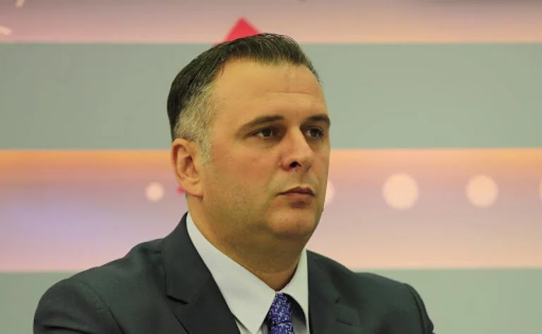 Bajqinovci i del në mbrojtje Muratit: Komuna e Prishtinës i ka keq punët me shifra