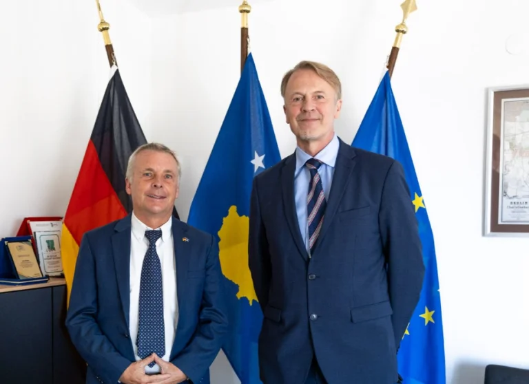 Rohde, Horloge: J'espère que nous pourrons rapprocher le Kosovo de l'UE