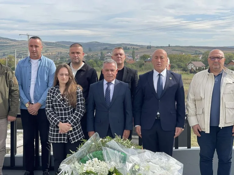 Haradinaj visite la famille Bunjak en Afrique : Son message est que le Kosovo a des gens qui le protègent