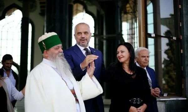 Un État de Bektashi en Albanie style Vatican, le journal américain découvre les plans d'Edi Rama