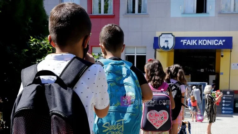 Connaissances de l'éducation : Difficile d'appliquer l'enseignement toute la journée à Pristina