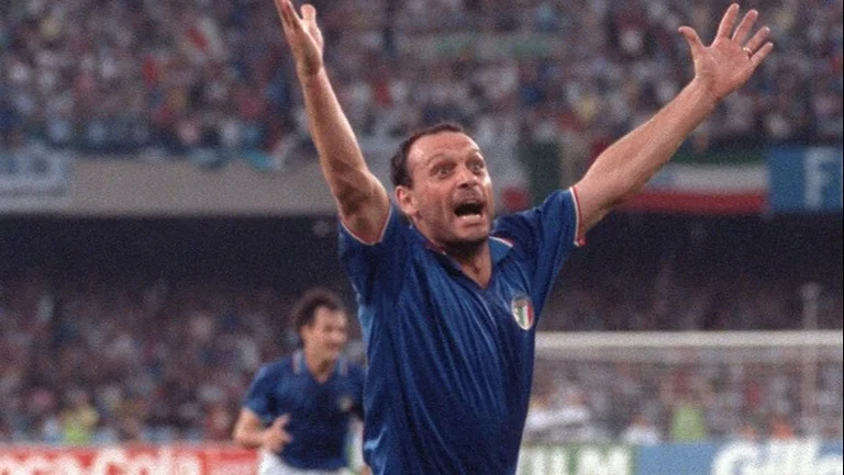 La légende italienne du football change les vies, Schillaci
