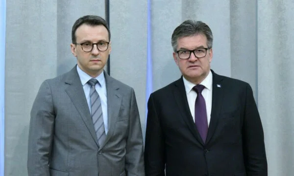 Treffen zwischen Lajcak und Petkov in Brüssel ist noch nicht bekannt, wenn es trilaterales Treffen