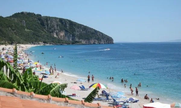 Mbi shtatë mijë kosovarë kanë hyrë në Shqipëri gjatë fundjavës