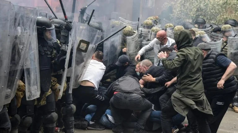 Miletic condamné à deux ans de prison pour agression contre la police, KFOR à Zvecan