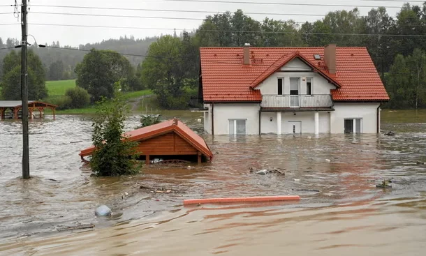 <x0) Sept morts en Europe au milieu des inondations majeures