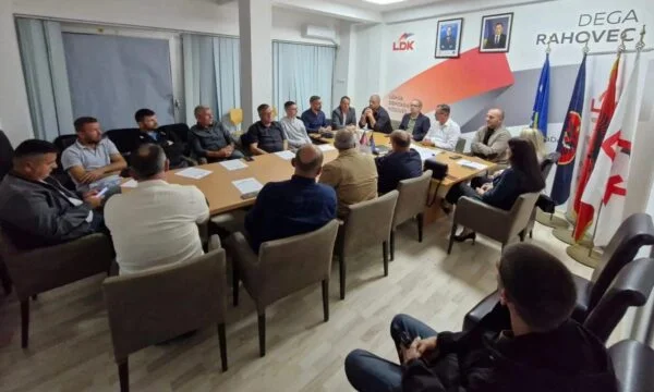 Le LDK se réunit à Rahovec, Hoti: Nous sommes prêts à chercher à chaque famille la confiance dans la future domination