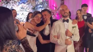 Lutfi Haziri ne retient pas les larmes au mariage de la fille