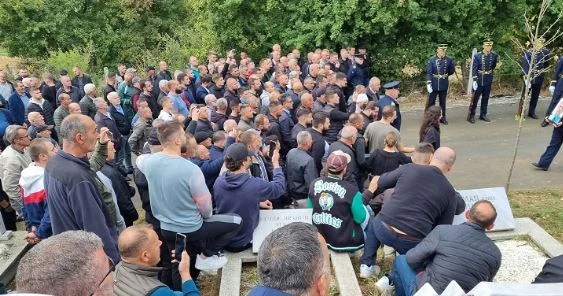Último adiós a la policía, Ahmet Canthman