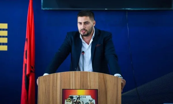 Le crash de Podujevo entre le VVCI et LDK, Demolli: Vetevendosje nous a appelé un bûcheron